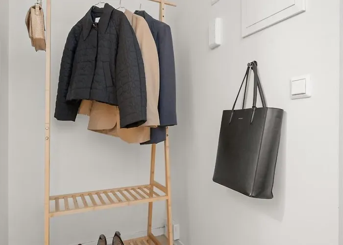 Torshov, Balkong, 2 Soverom, Sentralt Appartement *